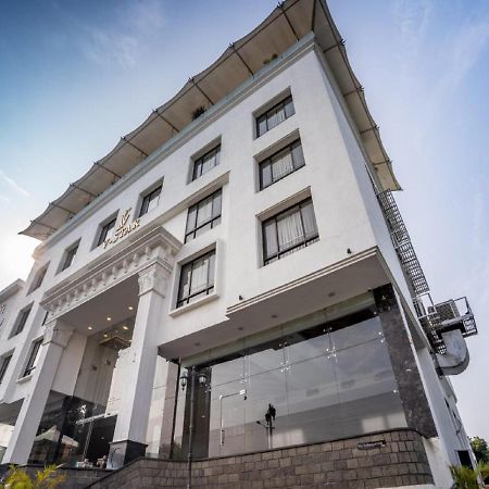 V Star Hotel Ahmednagar Exterior photo