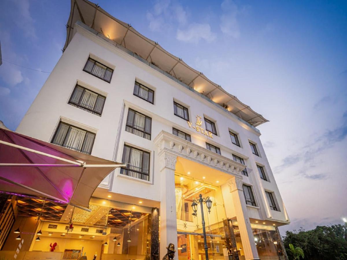 V Star Hotel Ahmednagar Exterior photo