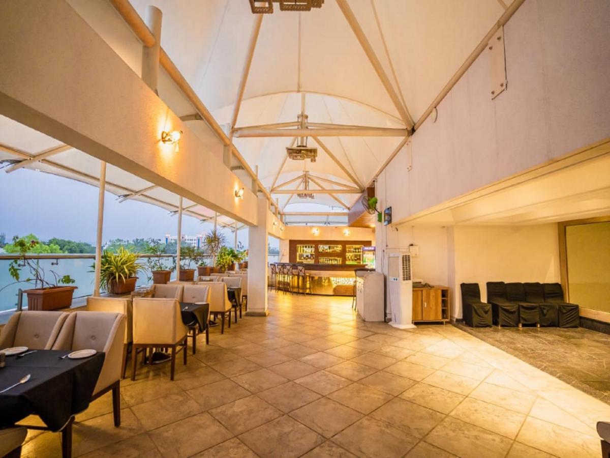 V Star Hotel Ahmednagar Exterior photo